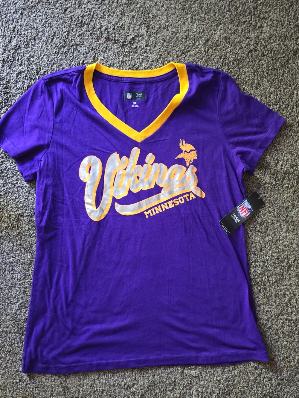 NFL Minnasota Vikings Purple and Gold Womens V-Neck Team Apparel Tee Size XL